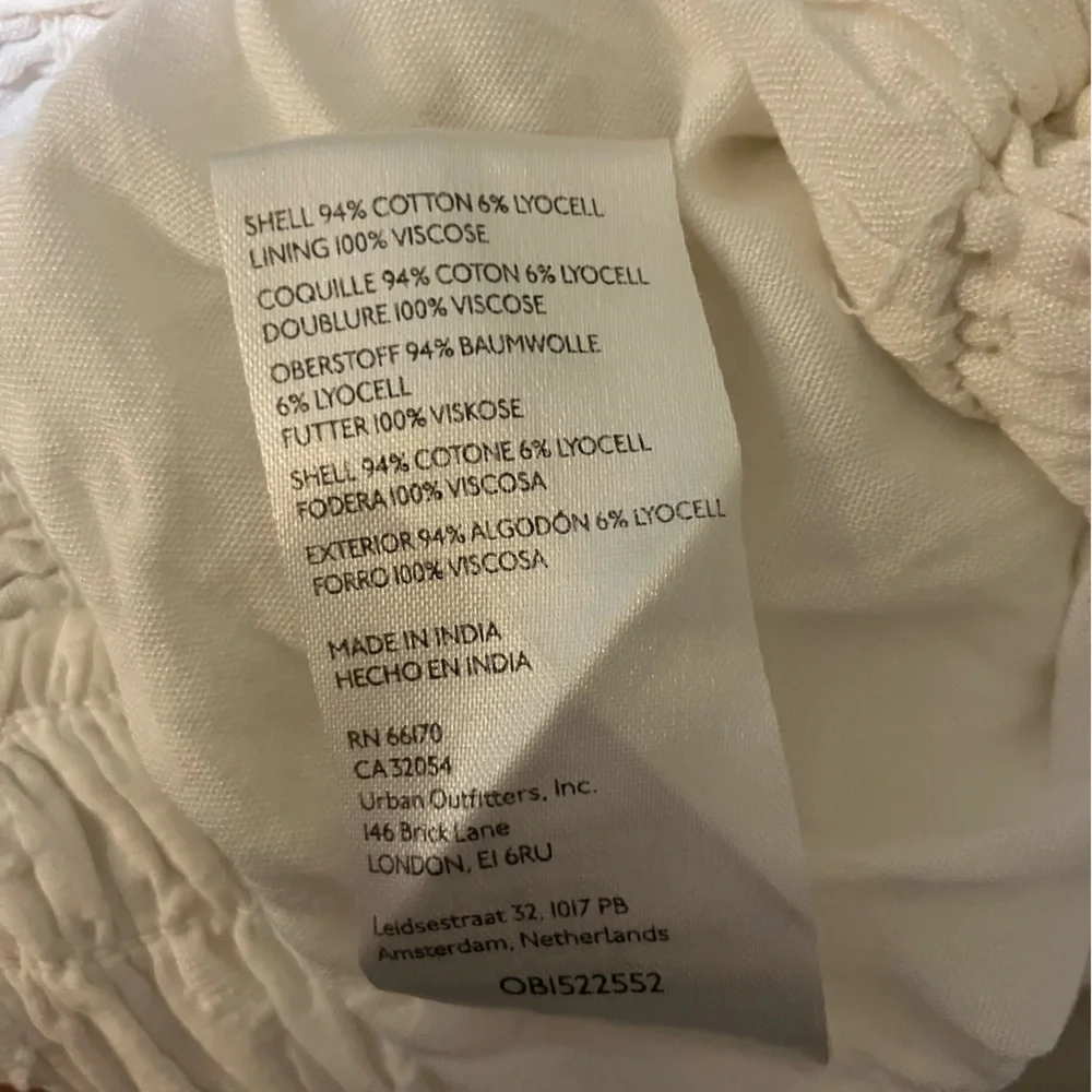 Urban Outfitters Malta Flutter Sleeve White Mini Dress V-Neck
Polka Dot
Size: S - Picture 4 of 4